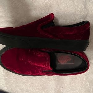 ***Perfect for the winter Holidays***  Vans Velvet Slip-on Style size M5 W6.5